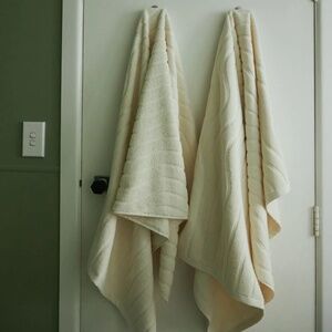 BAINA Ivory St. Clair Organic Cotton Bath Towel [NWT]
